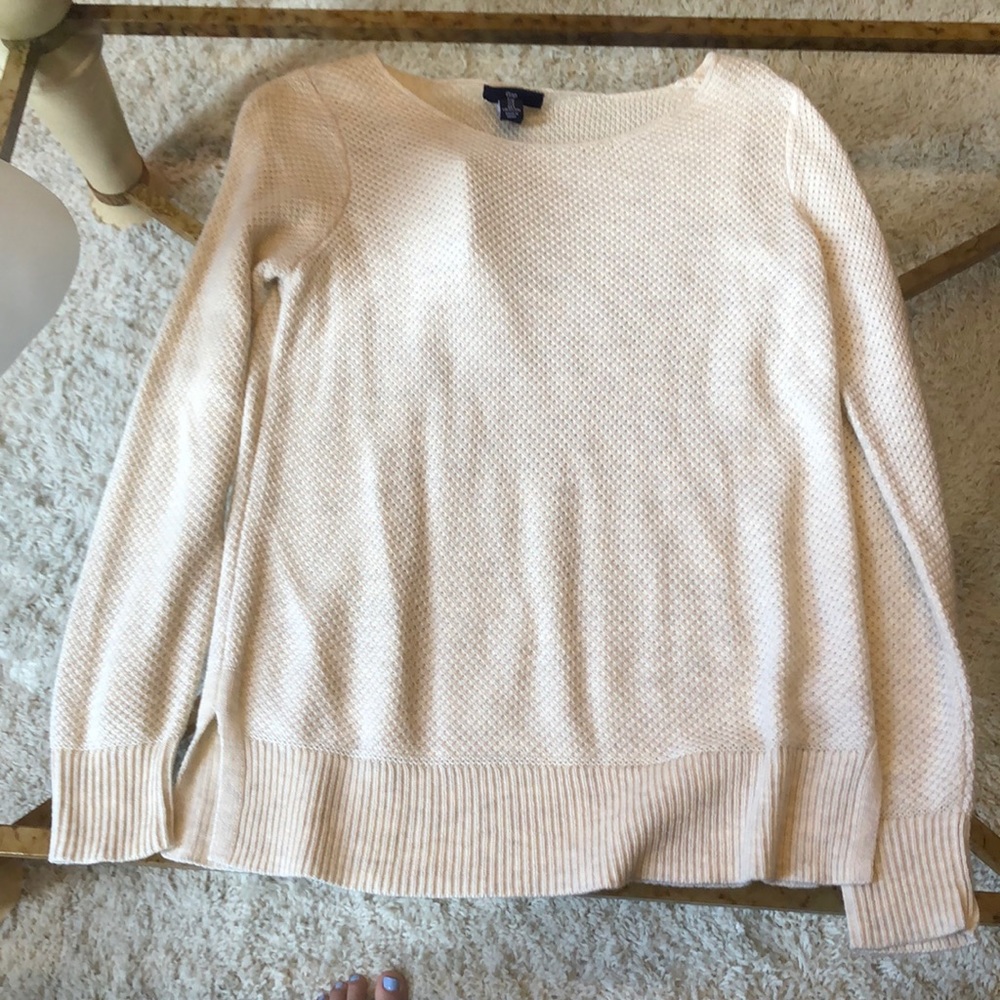 NWT off-white soft Gap sweater